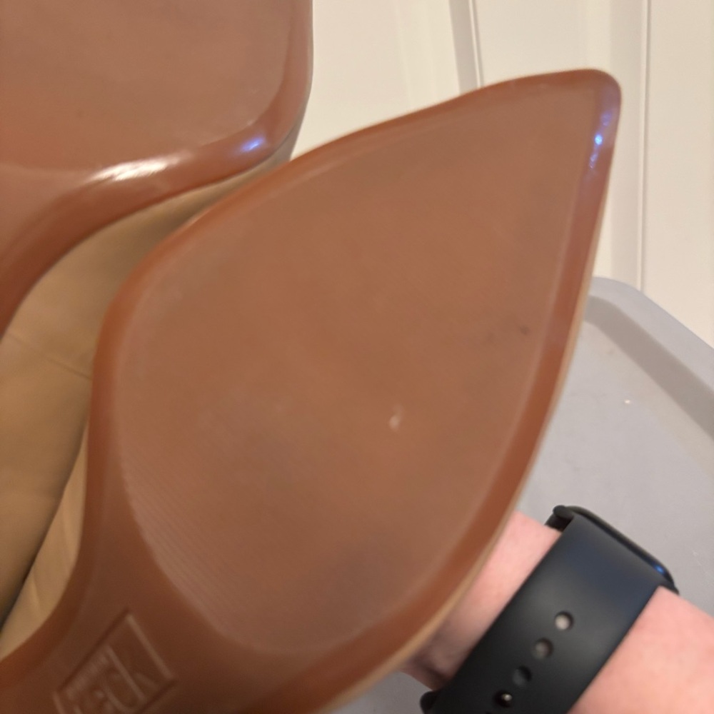 Nordstrom Rack Classic Tan Heels - Picture 6 of 9